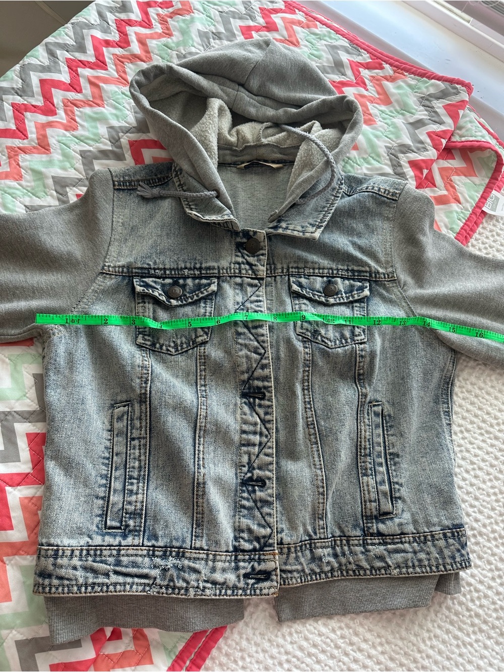 Highway Jeans Light Wash Denim Jacket with Gray Hoodie and Sleeves 🩵🩶 - Picture 8 of 8